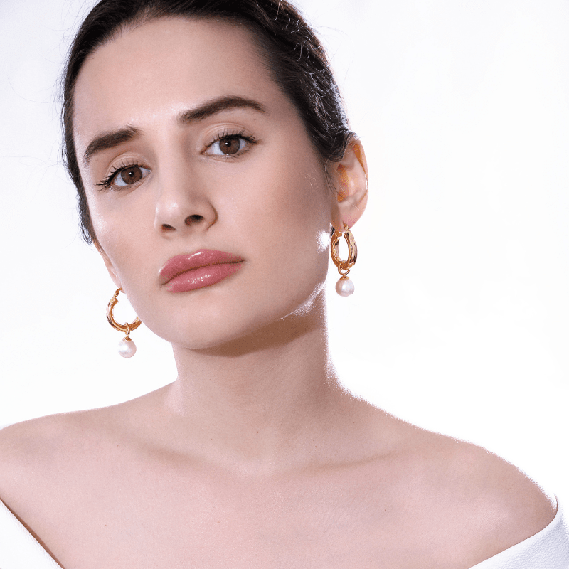 KOSTBARE PAREL GOUDEN HOEPEL OORBELLEN