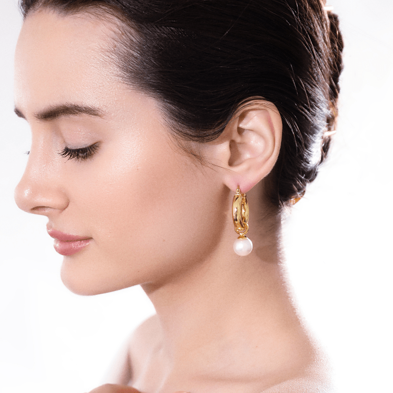 KOSTBARE PAREL GOUDEN HOEPEL OORBELLEN