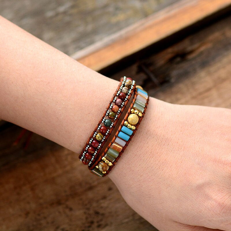 ZOMERSE BOHEEMSE NATUURSTENEN WIKKEL ARMBAND