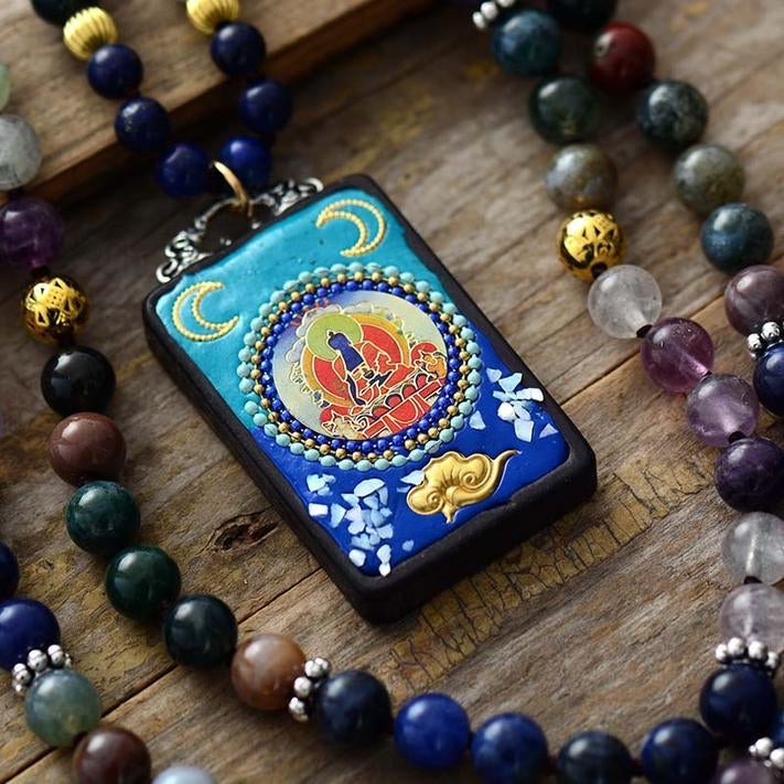 ETHNISCHE BESCHERMENDE MALA KETTING MET BUDDHA HANGER