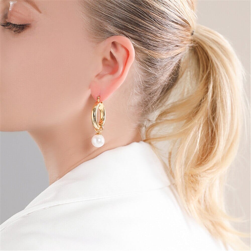 KOSTBARE PAREL GOUDEN HOEPEL OORBELLEN