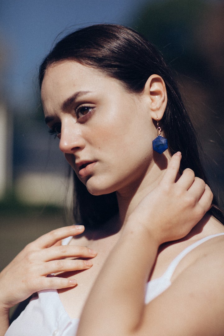 ZESHOEKIGE BESCHERMENDE STEEN OORBELLEN