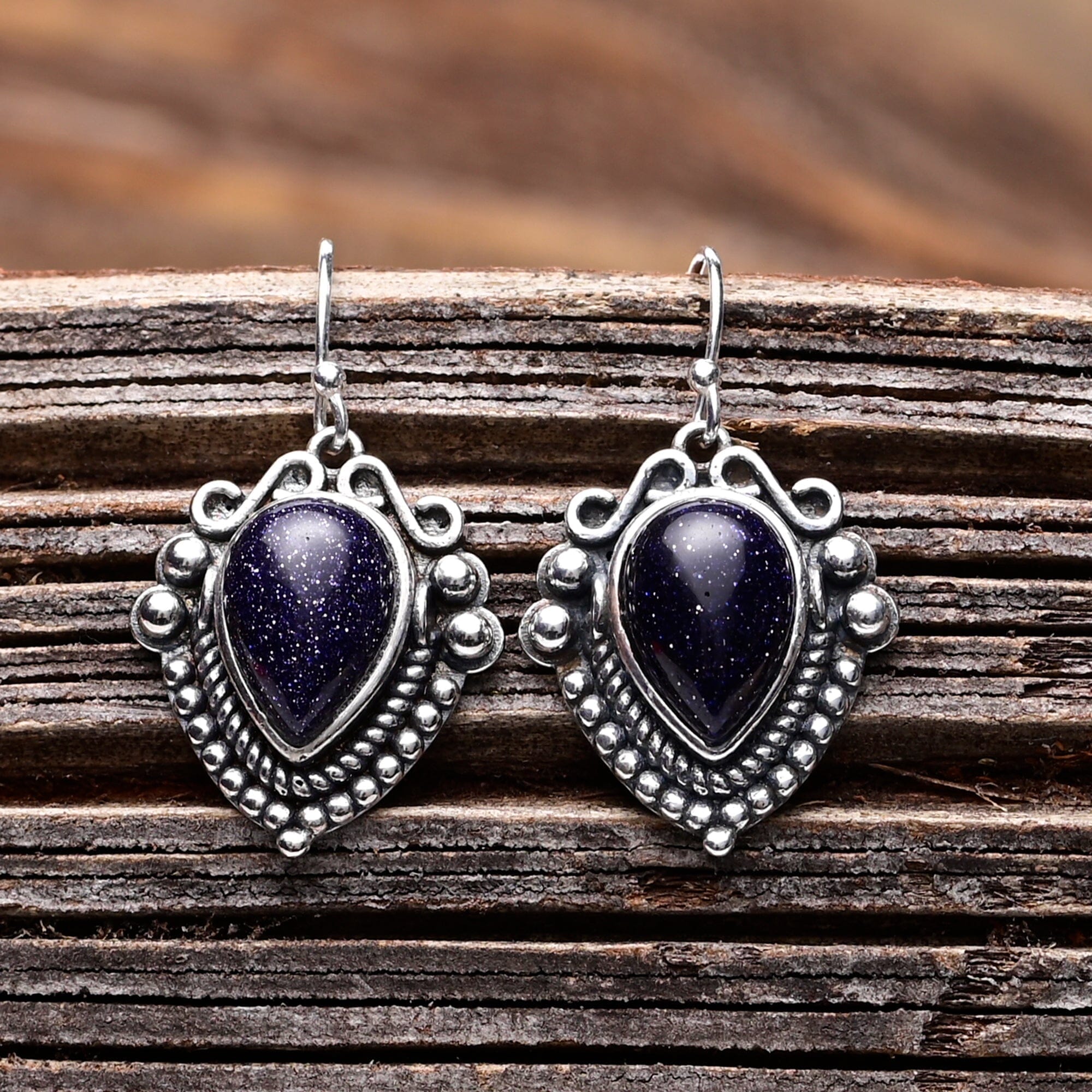 KAMIRA - ELEGANTE BLAUWE ZANDSTEEN OORBELLEN