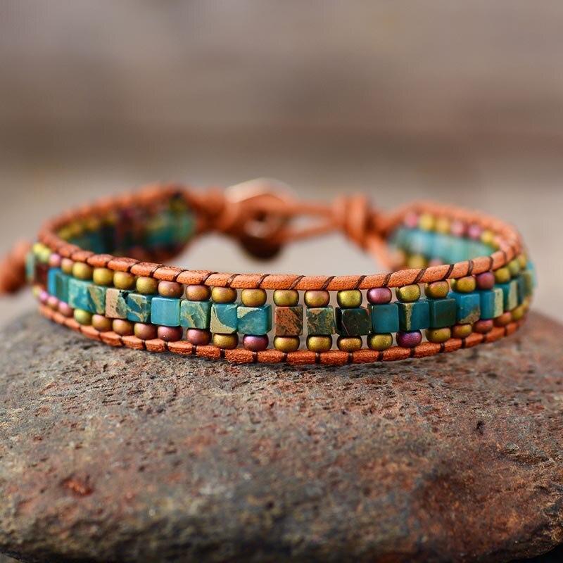 ETNISCHE ARMBAND MET VIERKANTE KRALEN