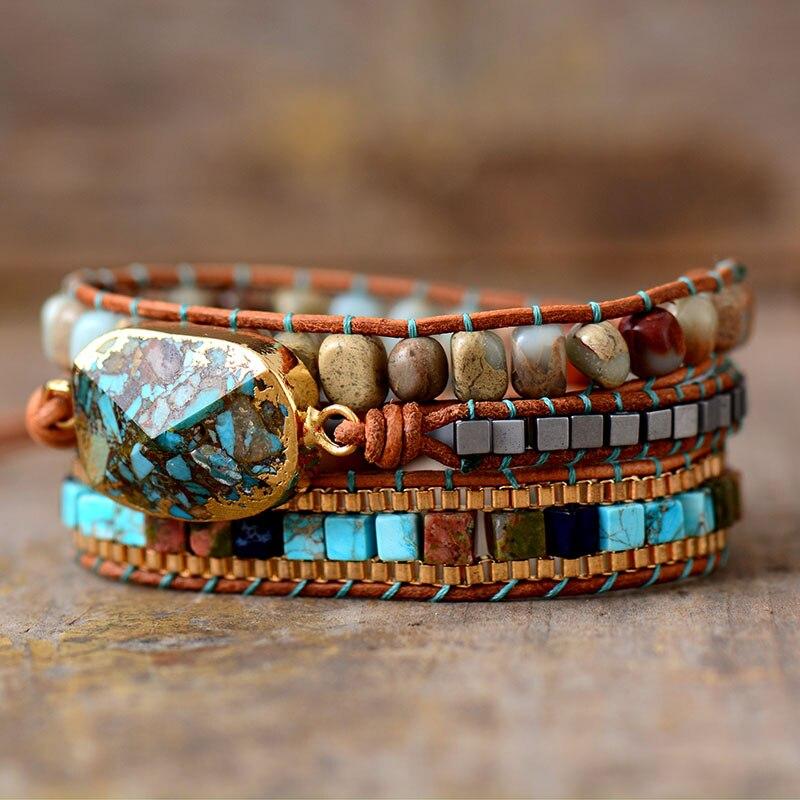 VIERKANTE KRALEN TURKOOIS JASPIS WIKKELARMBAND