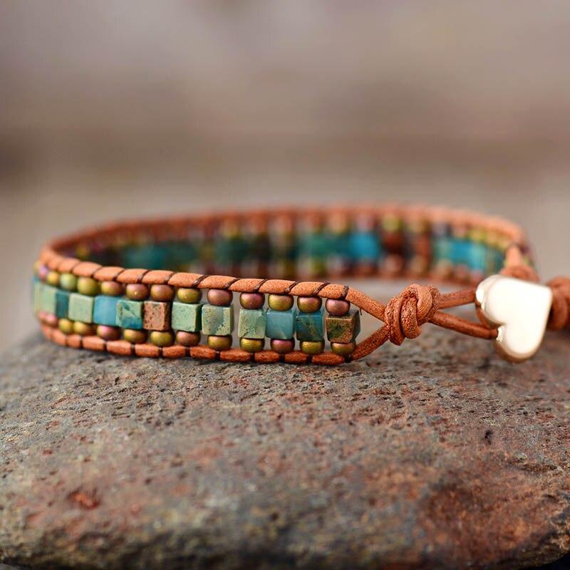 ETNISCHE ARMBAND MET VIERKANTE KRALEN