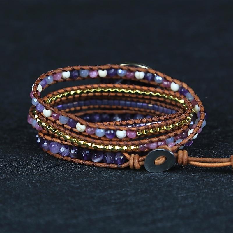 RUSTGEVENDE RONDE AMETHIST WIKKELARMBAND