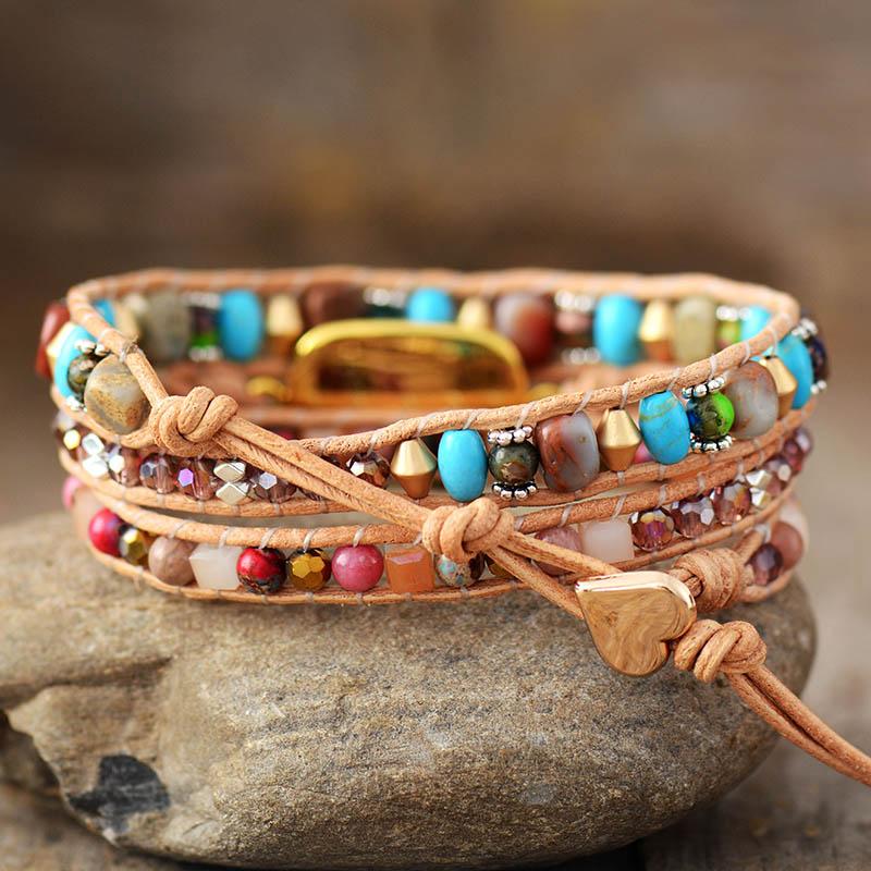 ZONNESTRAAL BOHO WIKKELARMBAND