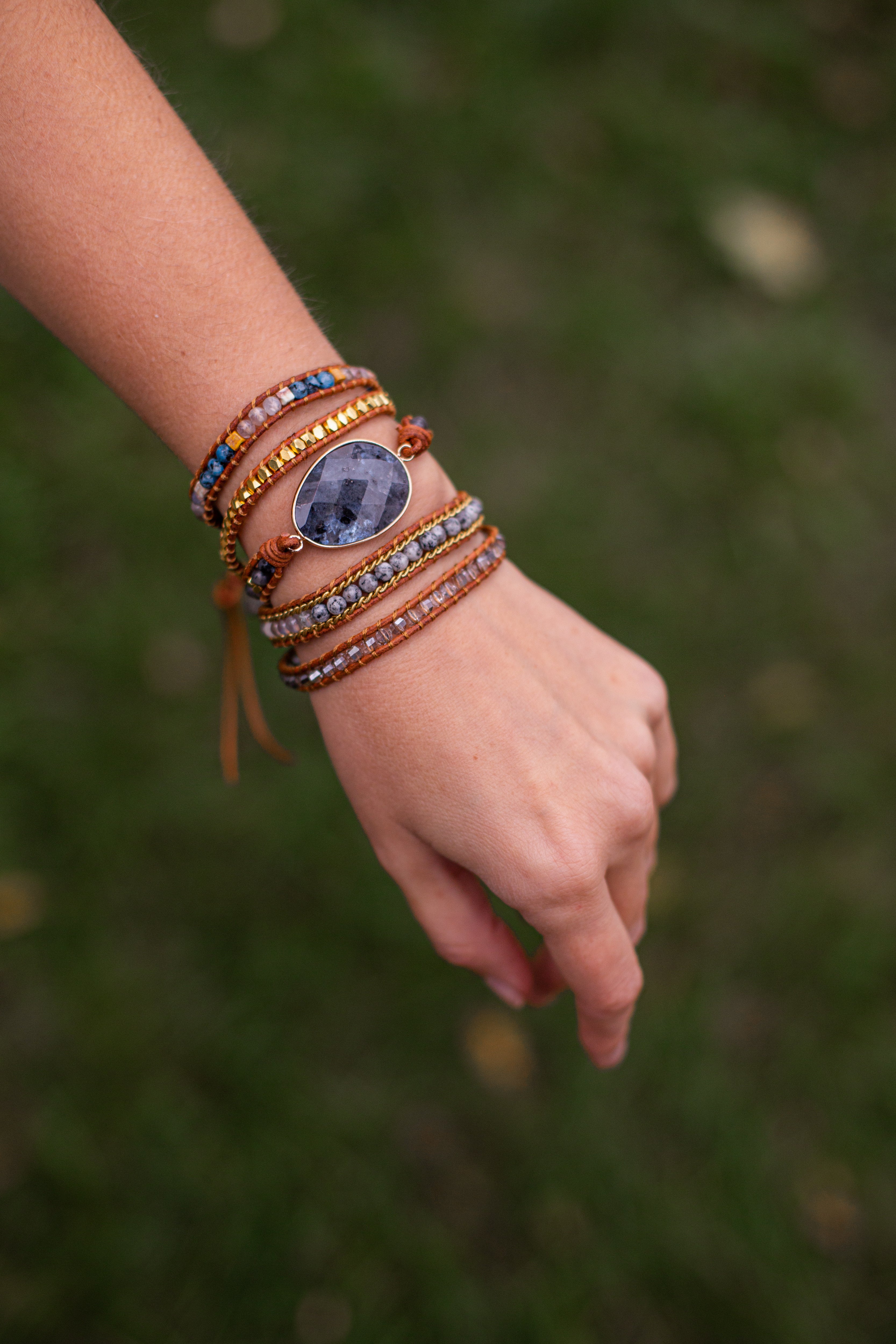 EI-VORMIGE STENEN BOHO ARMBAND