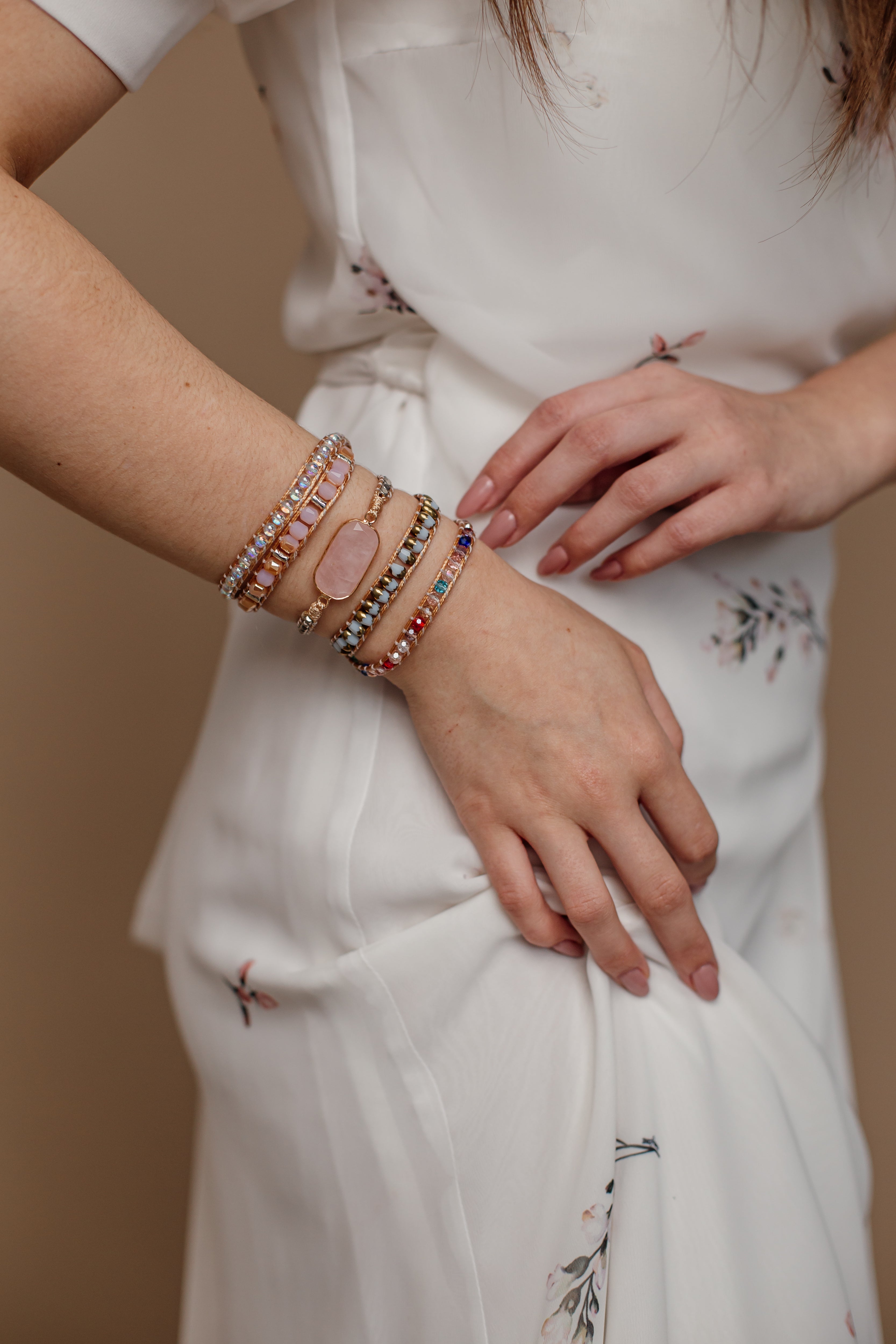 LOVING GLIMMER MEERLAAGSE ROZENKWARTS ARMBAND