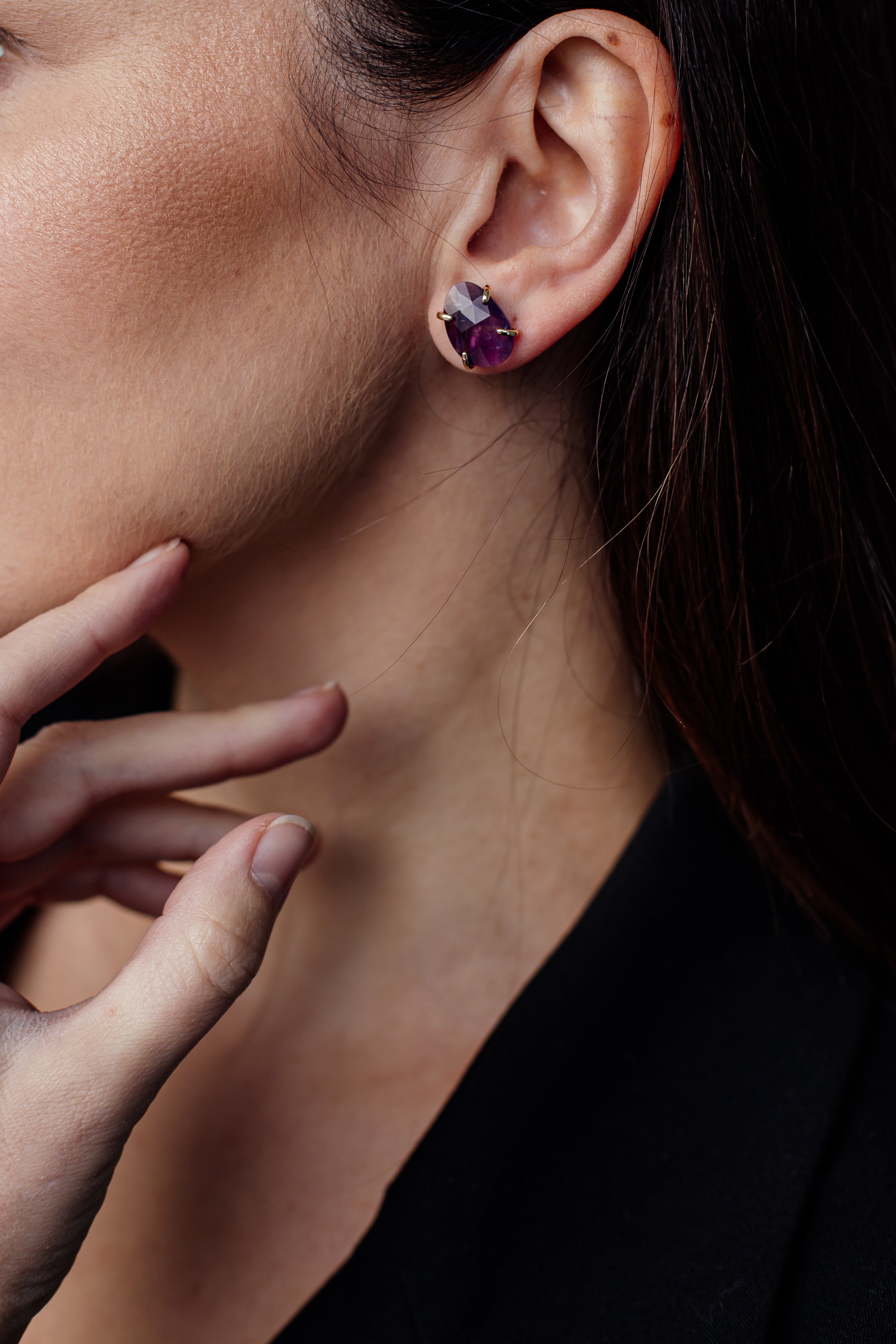 MAJESTUEUZE KONINGIN STUD OORBELLEN