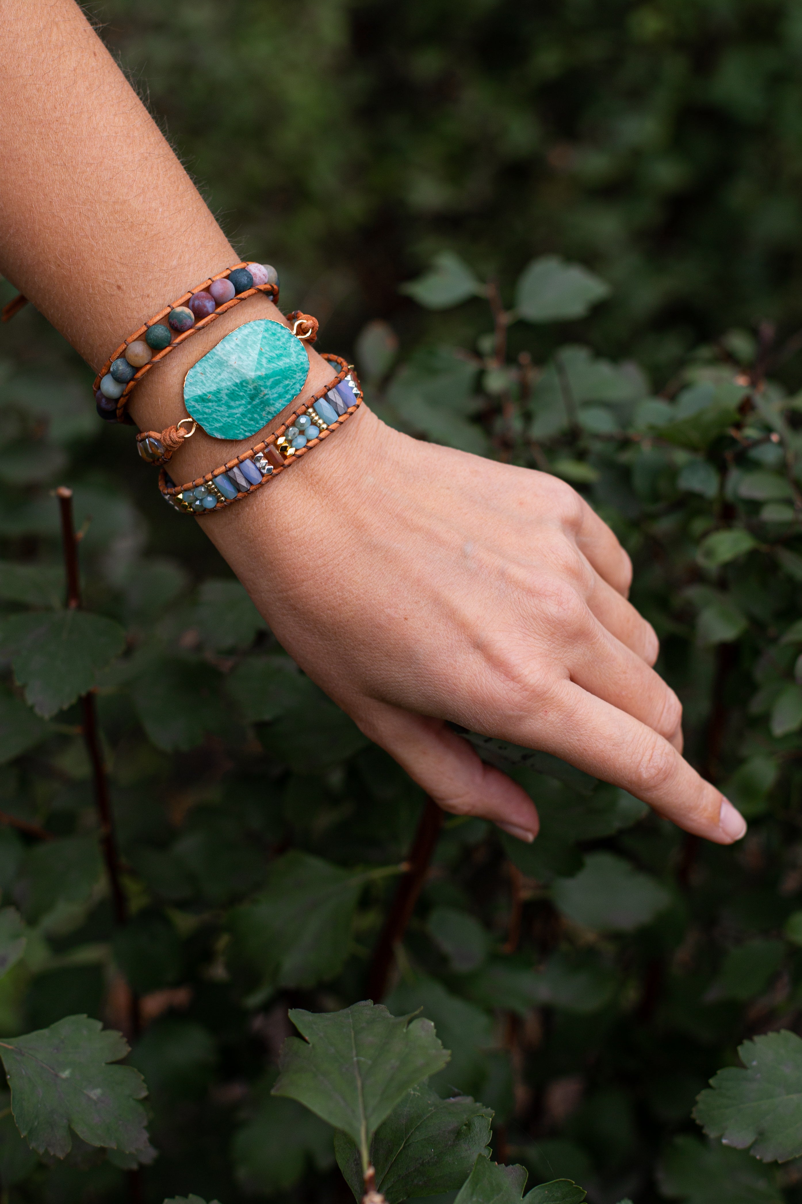 REINIGENDE AMAZONIET & ONYX WIKKELARMBAND