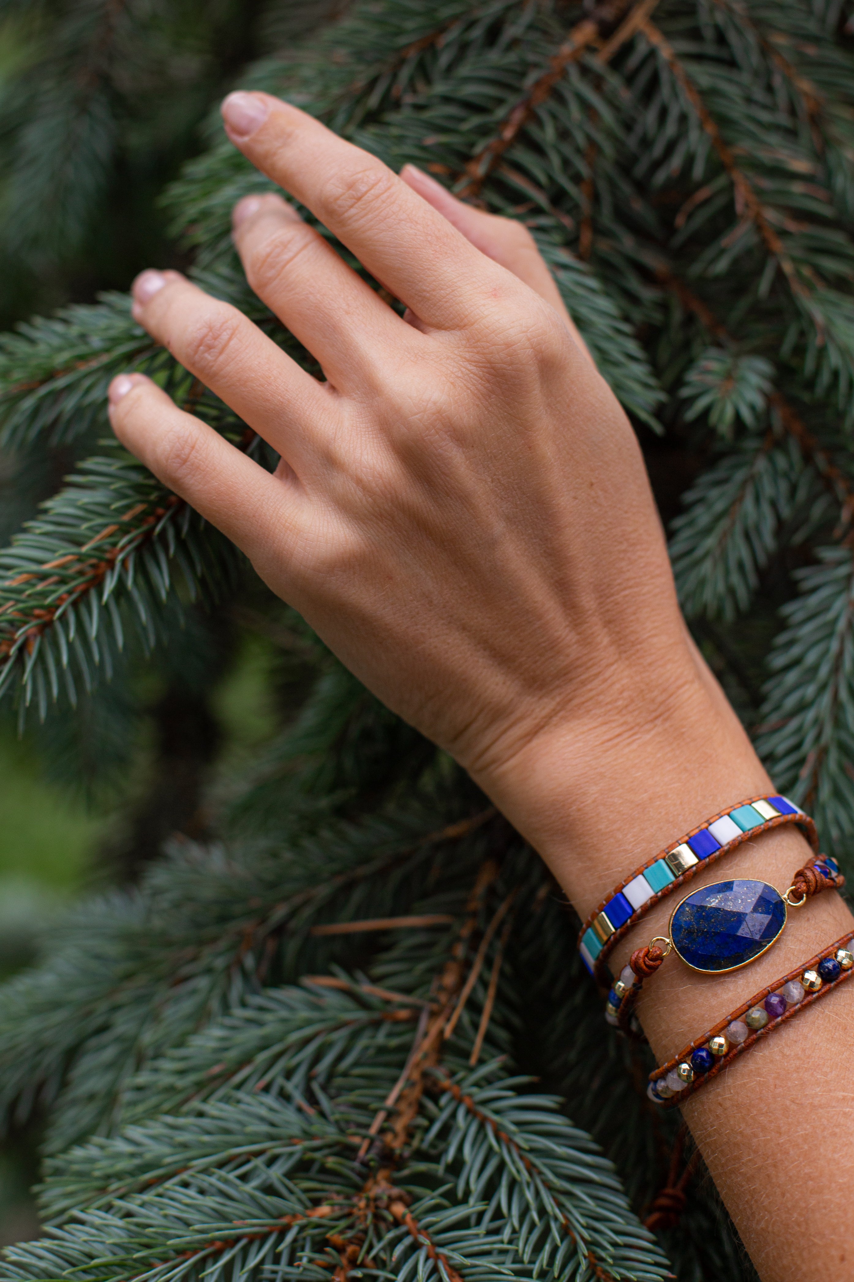 VIERKANTE KRALEN LAPIS WIKKELARMBAND