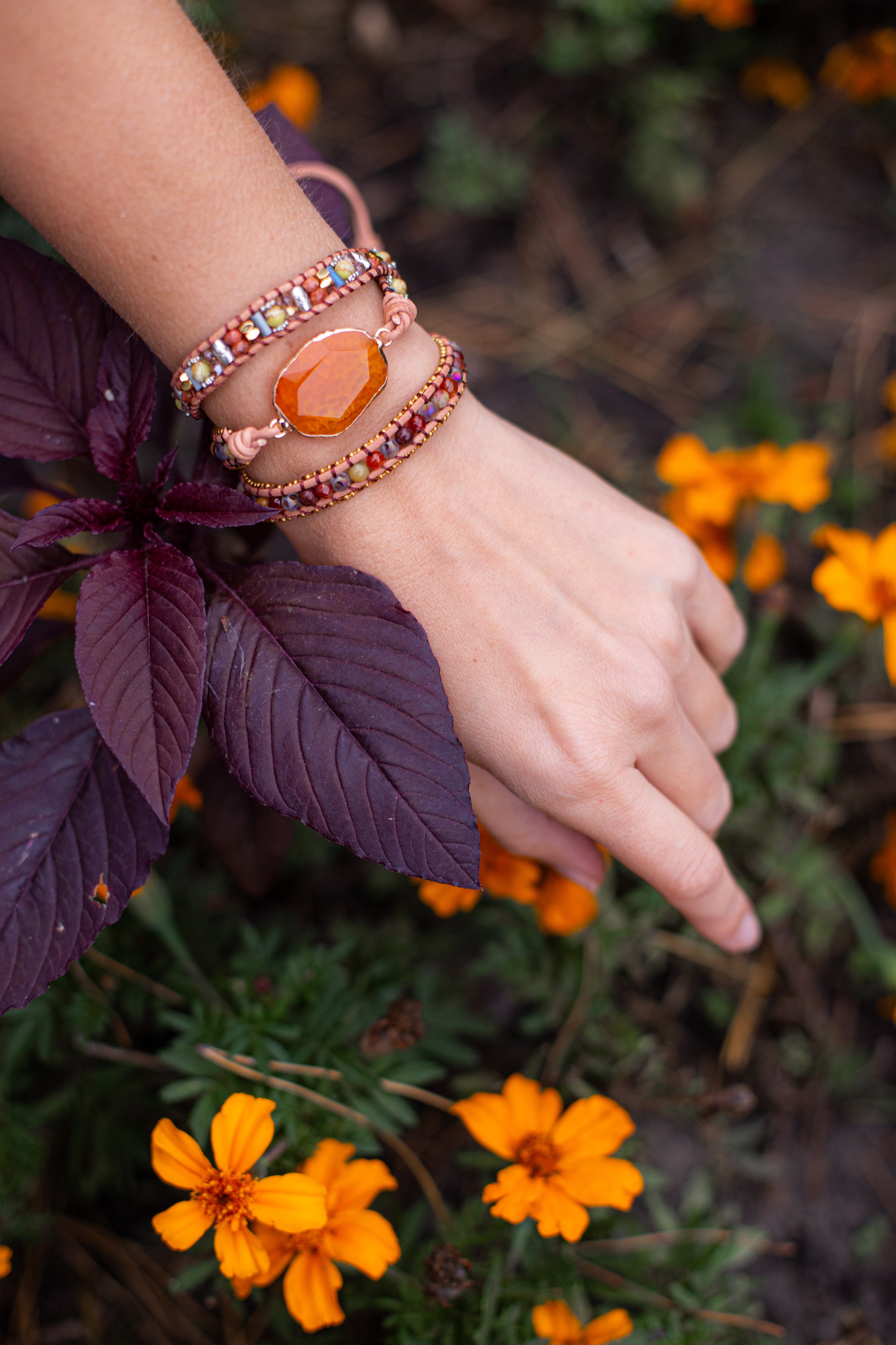 "WARME GLOED" HELENDE WIKKELARMBAND