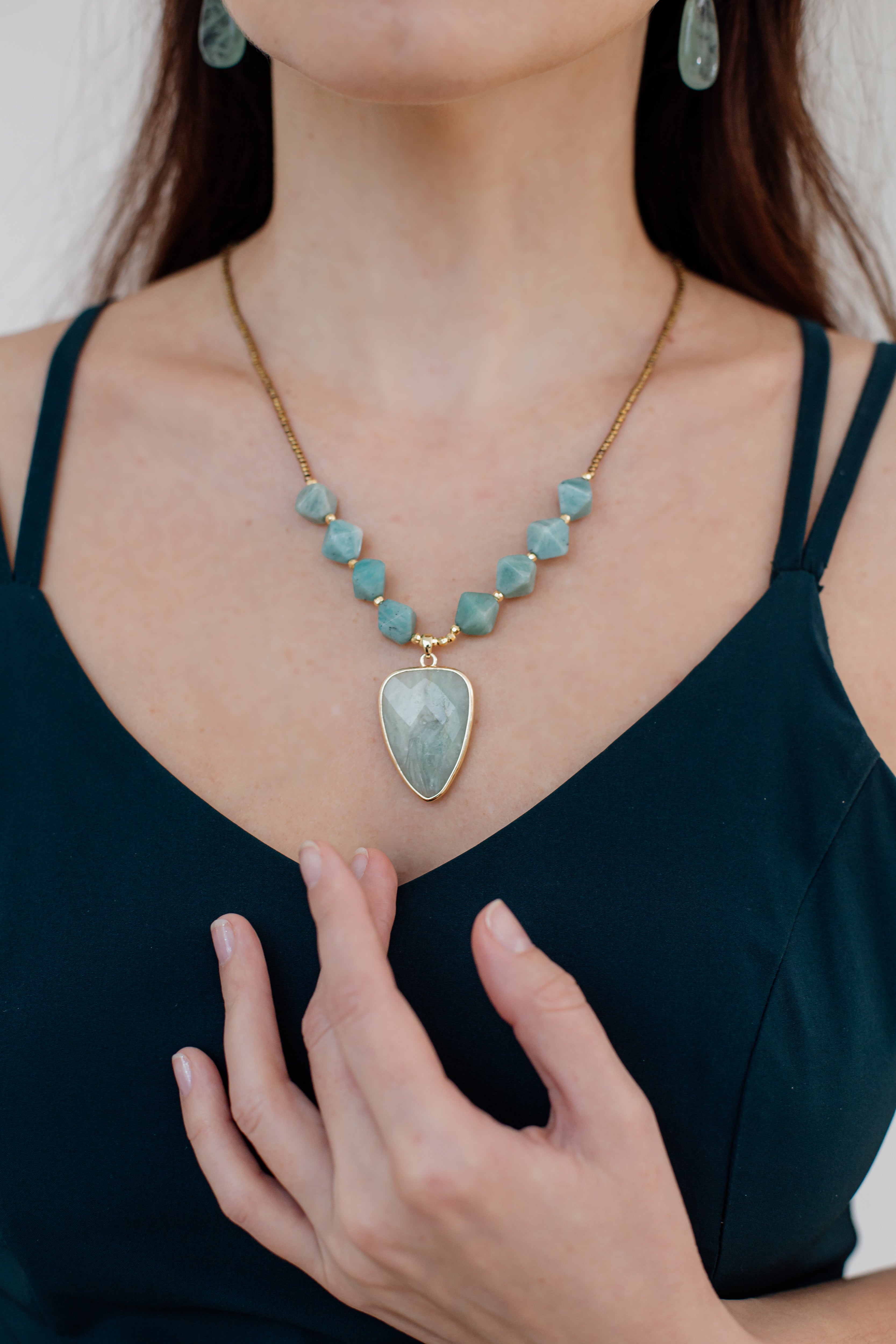 SIERLIJKE EN PURE AMAZONIET MALA KETTING