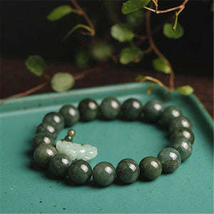 FENG-SHUI JADE ARMBAND MET PIXIU BEDEL