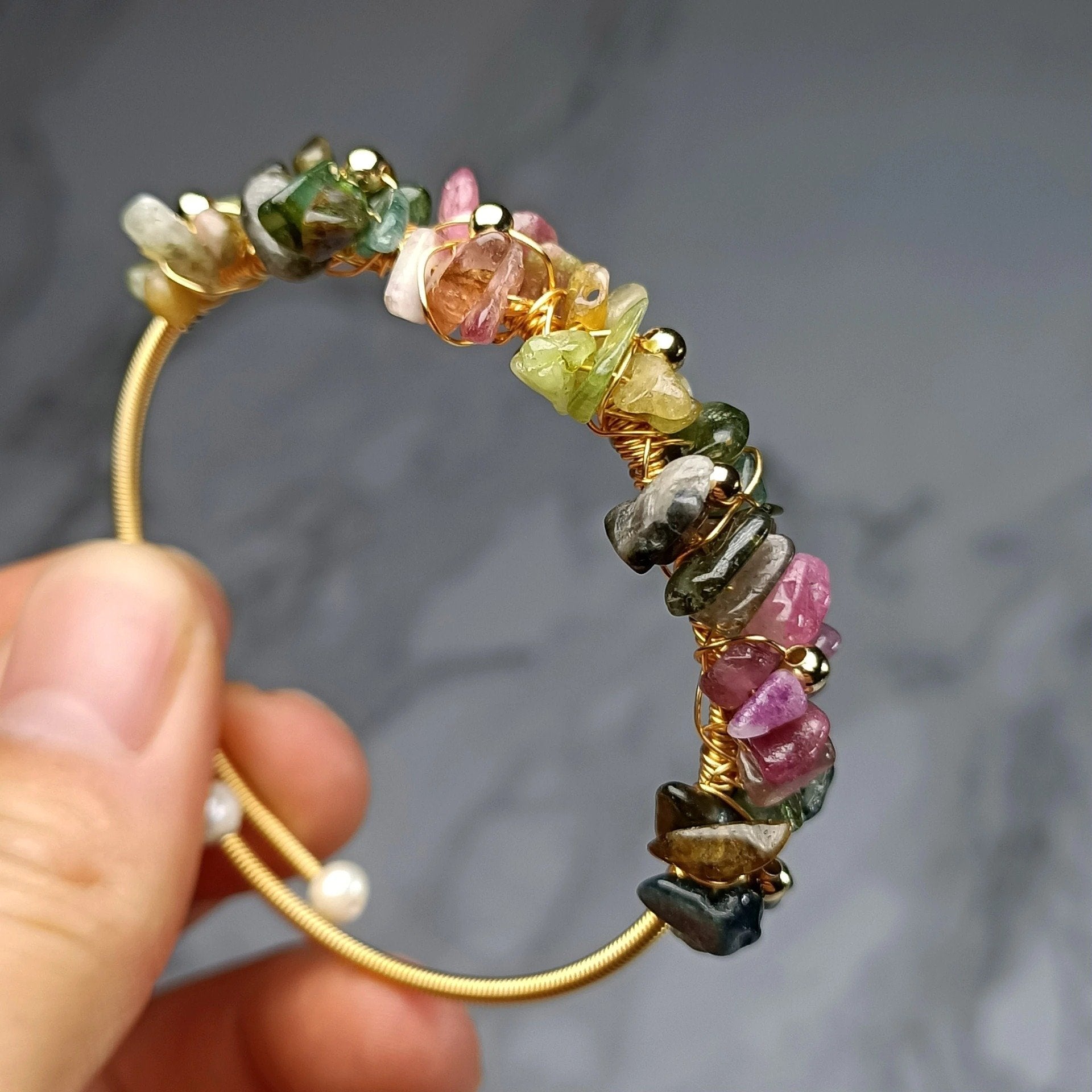 GOUDEN ARMBAND MET PARELS EN TOERMALIJN